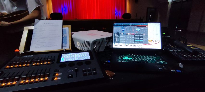 Technique son et lumière spectacle danse Descartes (37)